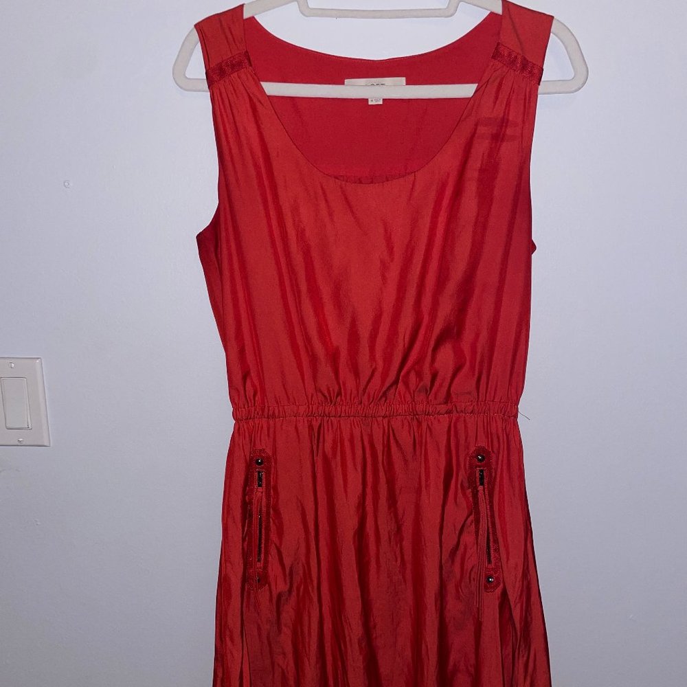 LOFT sleeveless blouson dress with pockets.